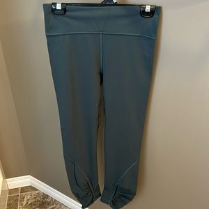 Lululemon Play Off the Pleats - Sz 8 Teal Green